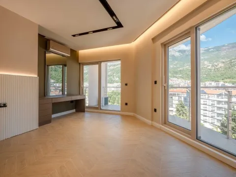 Prodaja, trosoban stan, 450m², Budva, Crna Gora - image 13