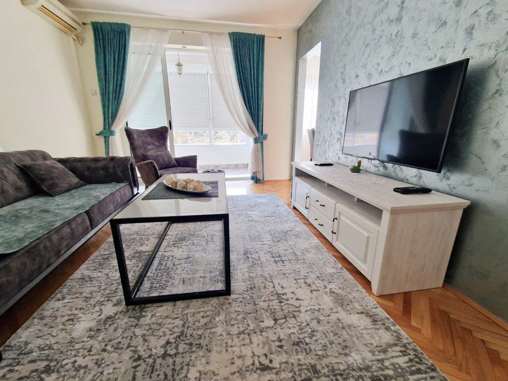 Izdavanje, jednosoban stan, 62m², Preko Morače, Podgorica
