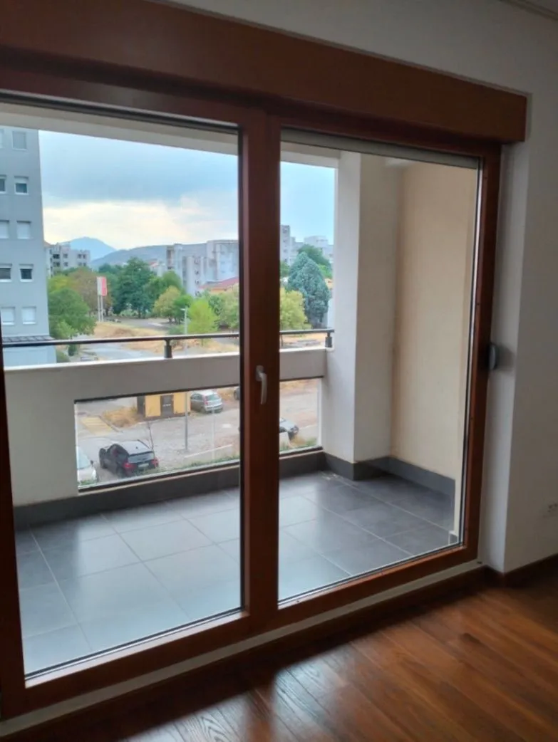 Izdavanje, dvosoban stan, 69m², Master Kvart, Podgorica