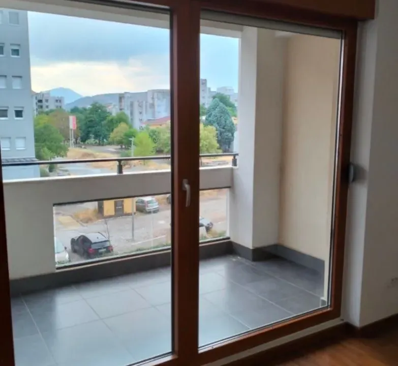 Izdavanje, dvosoban stan, 69m², Master Kvart, Podgorica