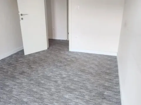 Izdavanje, trosoban stan, 80m², Kod Capital Plaze, Podgorica - image 2