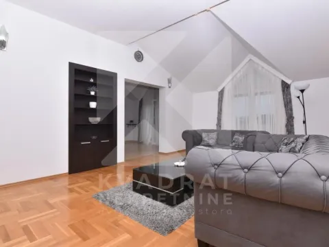 Izdavanje, dvosoban stan, 115m², Tološi, Podgorica - image 2