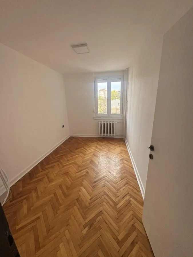 Rent, office space, 95m², Centar, Niš