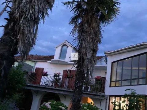 Sale, house, 700m², Podgorica, Crna Gora