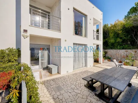 Prodaja, kuća, 200m², Krimovica, Kotor