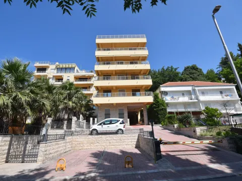 Izdavanje, dvosoban stan, 47m², Igalo, Herceg Novi - image 8
