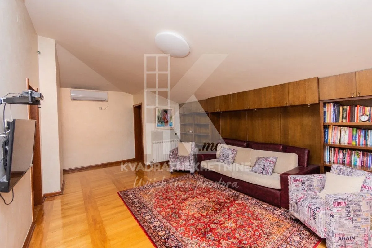 Izdavanje, kuća, 600m², Zeta, Podgorica