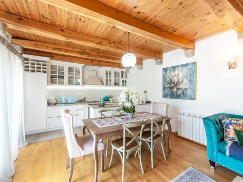 Izdavanje, kuća, 350m², Budva, Crna Gora - image 13