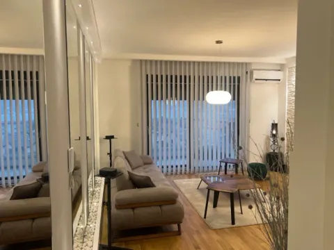 Izdavanje, jednosoban stan, 54m², Dobrota, Kotor - image 6