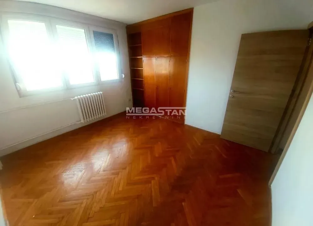 Izdavanje, dvosoban stan, 62m², Zemun Sve Podlokacije, Beograd