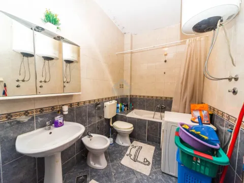 Rent, one bedroom apartment, 55m², Stari Aerodrom, Podgorica - image 7