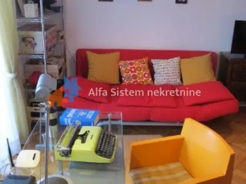 Izdavanje, trosoban stan, 90m², Savski Venac, Beograd - image 8