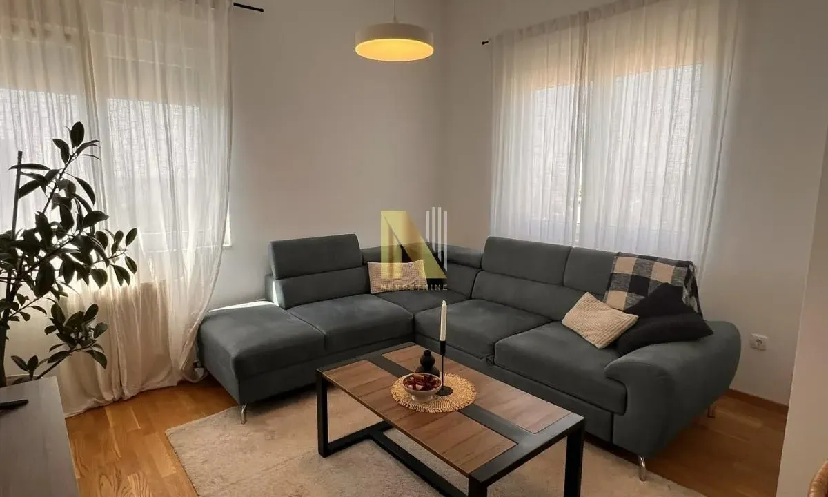 Izdavanje, poslovni prostor, 48m², Adamovićevo Naselje, Novi Sad Sve Podlokacije