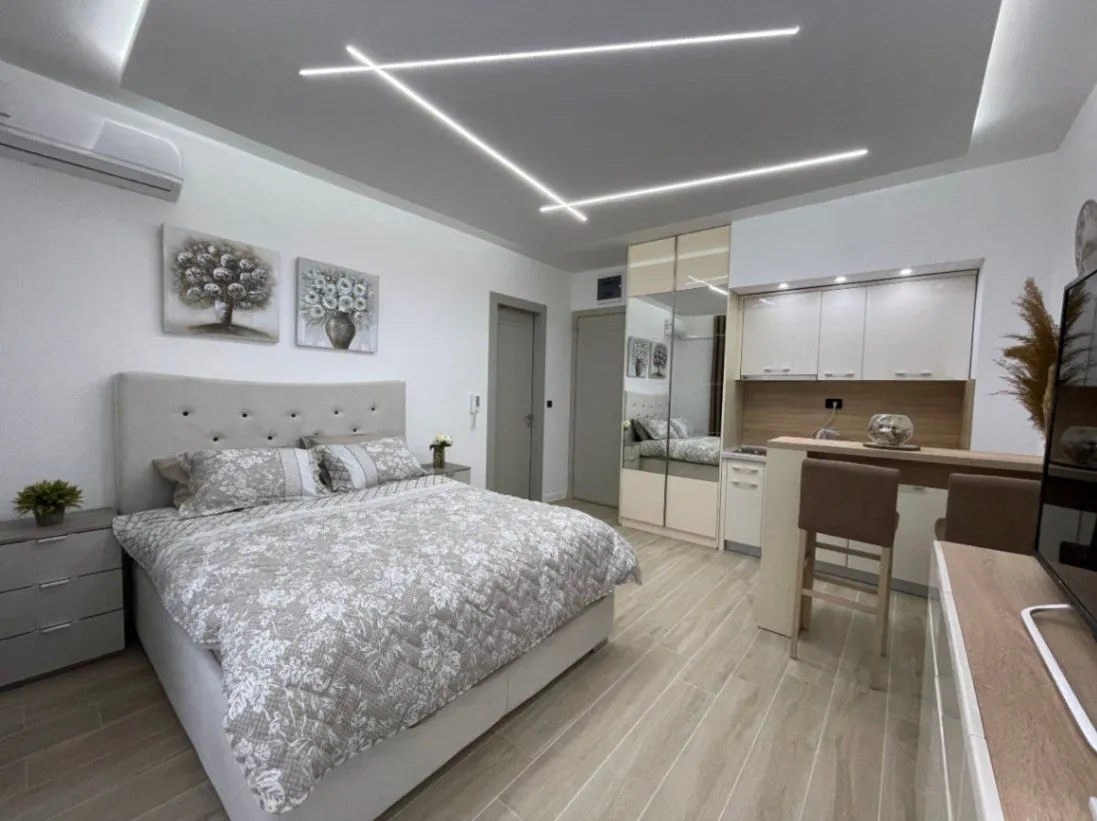 Rent, studio apartment, 27m², Bečići, Budva