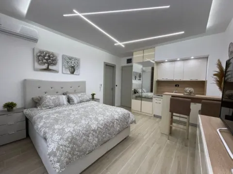 Izdavanje, garsonjera, 27m², Bečići, Budva - image 6