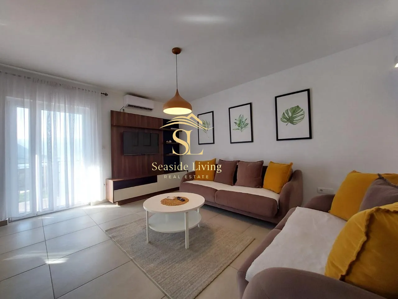 Izdavanje, dvosoban stan, 70m², Dobrota, Kotor