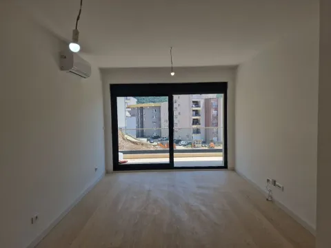 Sale, two bedroom apartment, 77m², Budva, Crna Gora - image 25