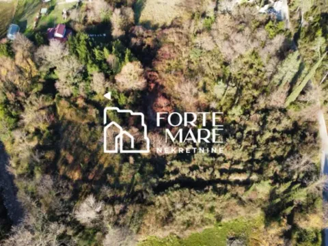 Zemljište in Sutorina