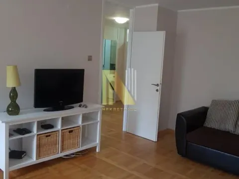 Izdavanje, dvosoban stan, 52m², Liman 4, Novi Sad Sve Podlokacije - image 3