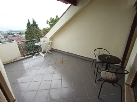 Izdavanje, kuća, 300m², Gorica C, Podgorica - image 3