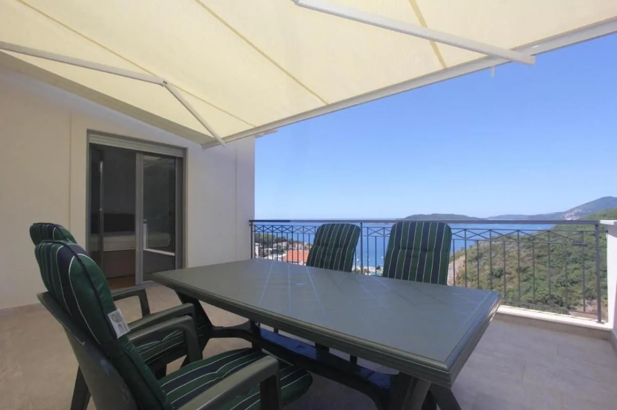 Sale, two bedroom apartment, 120m², Sveti Stefan, Budva
