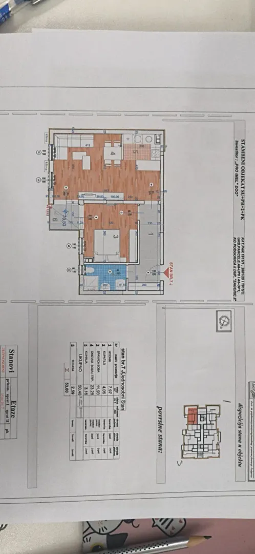 Arhitektonski plan stana sa rasporedom prostorija.