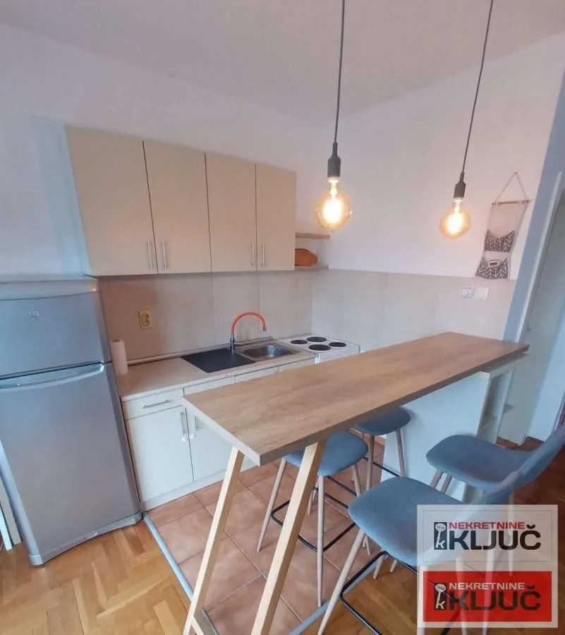 Prodaja, jednosoban stan, 34m², Socijalno, Novi Sad Sve Podlokacije