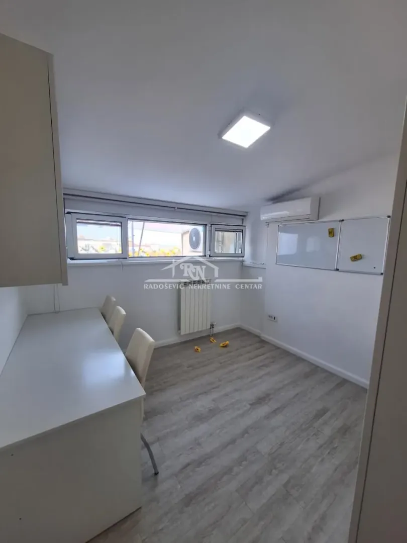 Prodaja, četvorosoban stan, 118m², Đeram Pijaca, Beograd
