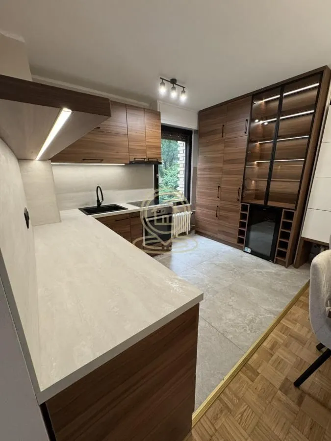 Rent, four bedroom apartment, 94m², Čukarica, Beograd