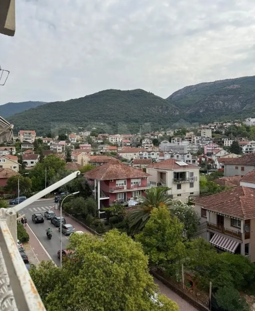 Rent, one bedroom apartment, 45m², Tivat, Crna Gora