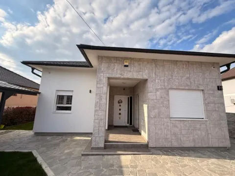 Prodaja, kuća, 143m², Centar, Inđija - image 4