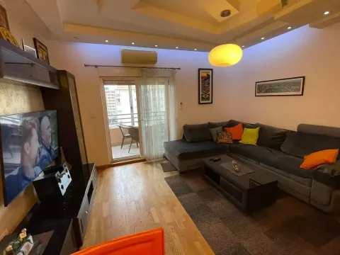 Izdavanje, dvosoban stan, 68m², City Kvart, Podgorica - image 2