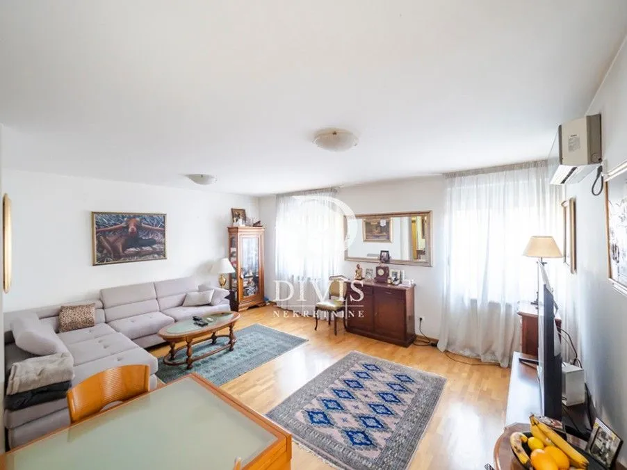 Sale, apartment, 83m², Neimar, Vračar Sve Podlokacije