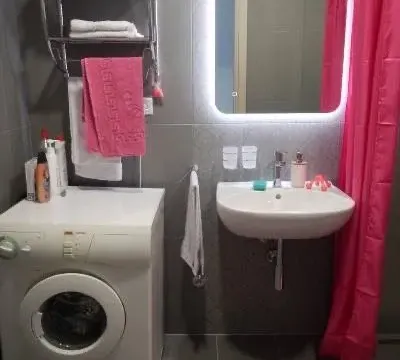 Izdavanje, dvosoban stan, 85m², Dobrota, Kotor - image 2