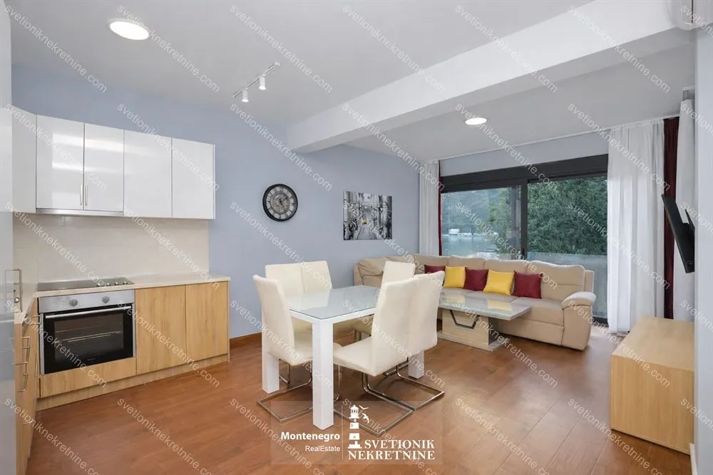 Prodaja, dvosoban stan, 61m², Igalo, Herceg Novi