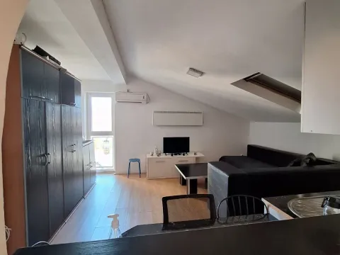 Rent, two bedroom apartment, 38m², Dom zdravlja, Niš - image 2