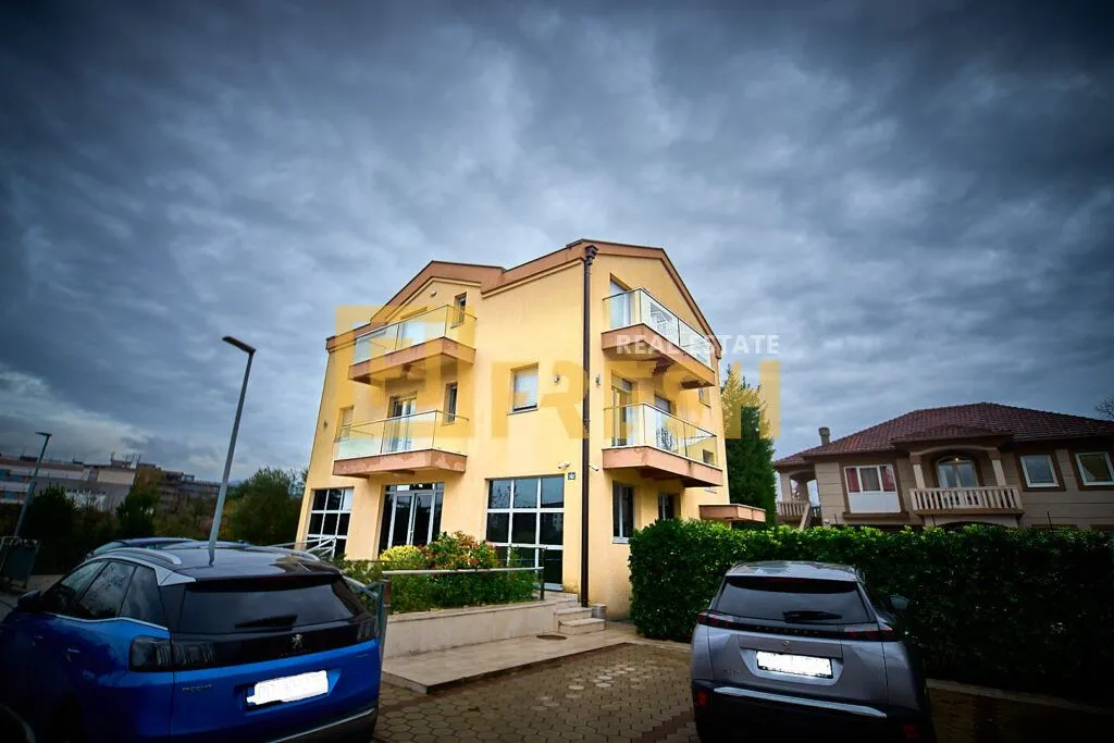 Izdavanje, poslovni prostor, 85m², Krivi Most, Podgorica