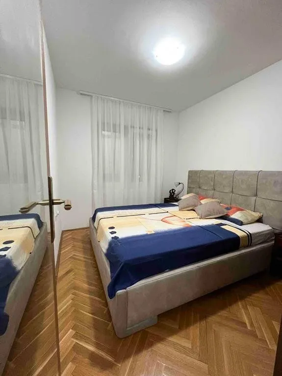 Izdavanje, jednosoban stan, 45m², Blok 9, Podgorica