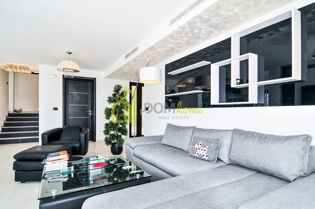Prodaja, kuća, 369m², Tivat, Crna Gora