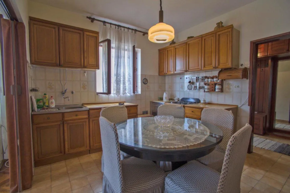 Prodaja, dvosoban stan, 110m², Dobrota, Kotor