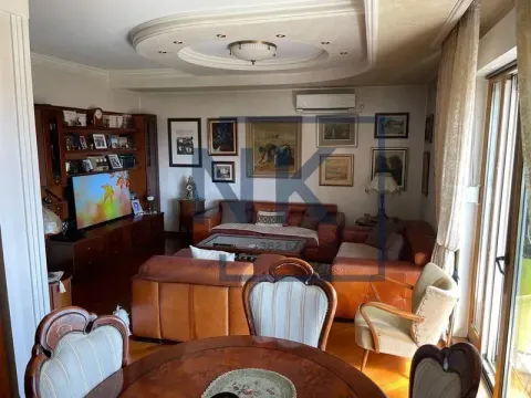 Izdavanje, trosoban stan, 130m², Stari Aerodrom, Podgorica - image 1