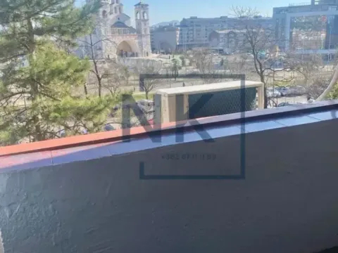 Izdavanje, jednosoban stan, 42m², Blok 5, Podgorica - image 10