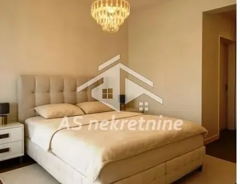 Izdavanje, trosoban stan, 120m², Savski Venac, Beograd - image 8