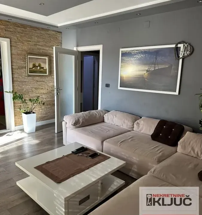 Sale, three bedroom apartment, 81m², Sajmište, Novi Sad