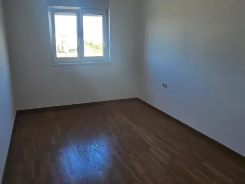 Izdavanje, dvosoban stan, 70m², Zagorič, Podgorica - image 3