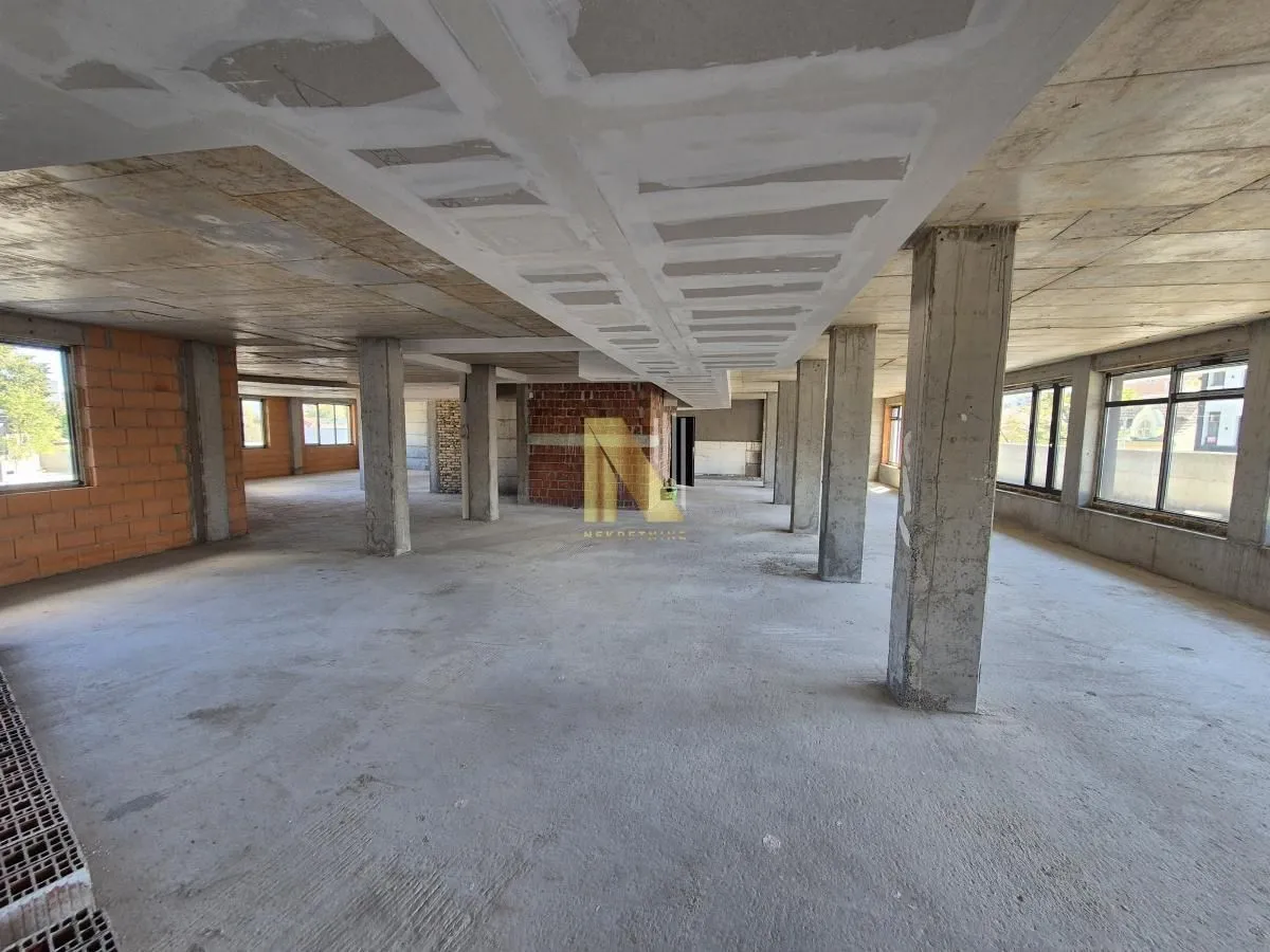 Rent, office space, 330m², Salajka, Novi Sad Sve Podlokacije