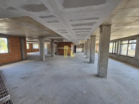 Rent, office space, 330m², Salajka, Novi Sad Sve Podlokacije - image 9