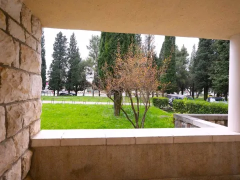 Izdavanje, stan, 95m², Pod Goricom, Podgorica - image 18