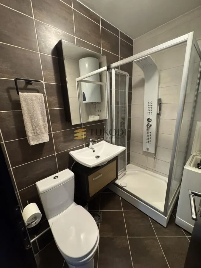 Izdavanje, dvosoban stan, 52m², Zemun Gornji Grad, Zemun Sve Podlokacije