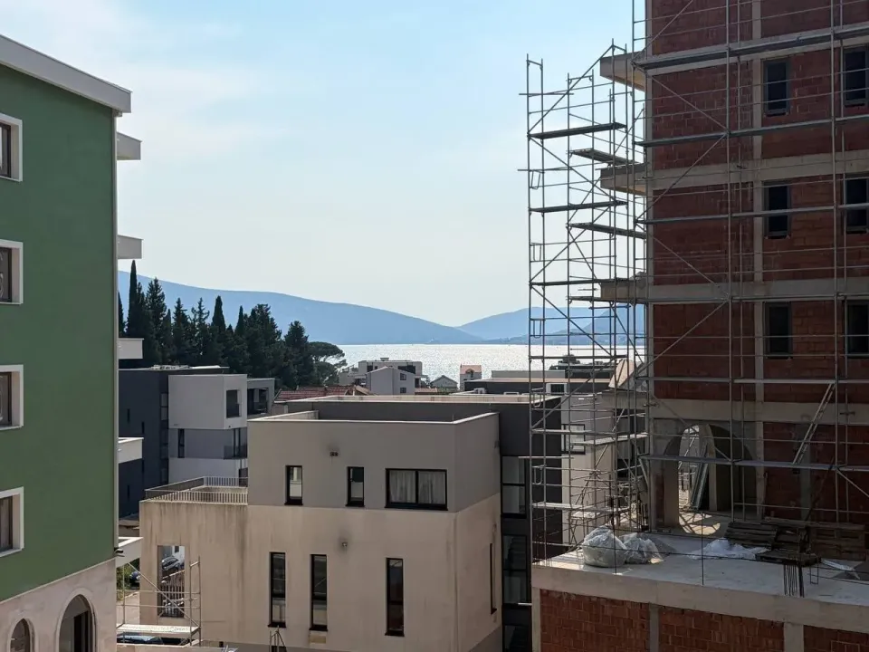 Prodaja, trosoban stan, 50m², Tivat, Crna Gora